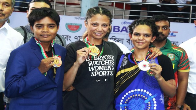 জিনাতের পাঞ্চে কুপোকাত আফঈদার বোন আফরা