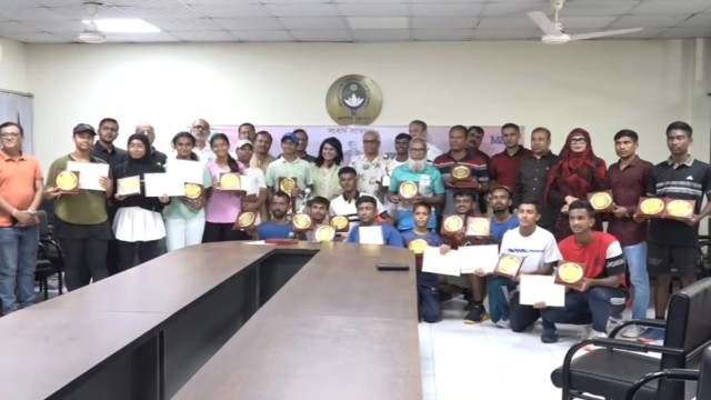 জাগো জুলাই টেনিসে চ্যাম্পিয়ন রুস্তম আলী